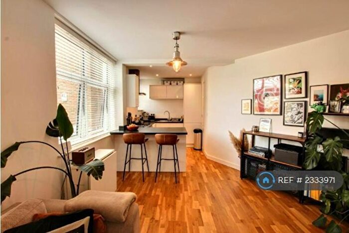 2 Bedroom Flat To Rent In Boltro Road, Haywards Heath, RH16