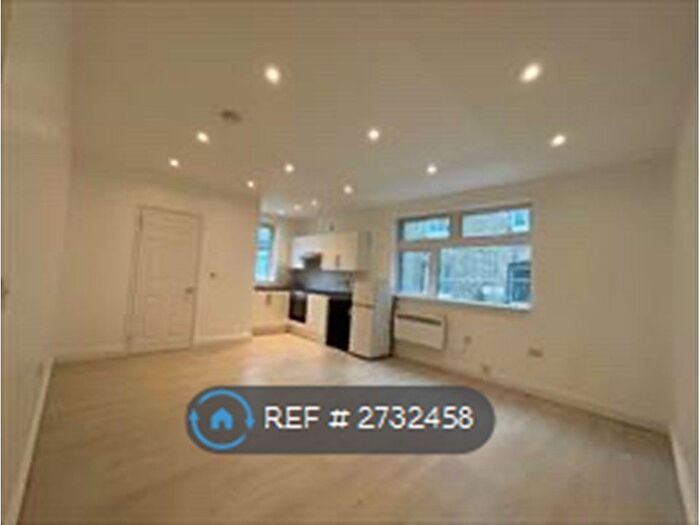 Studio To Rent In Myron Place, London, SE13