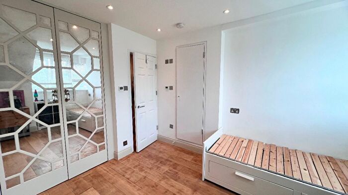 Studio To Rent In Frognal, London, NW3