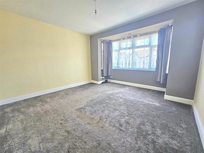 2 Bedroom Apartment To Rent In North Street, Hornchurch, RM11