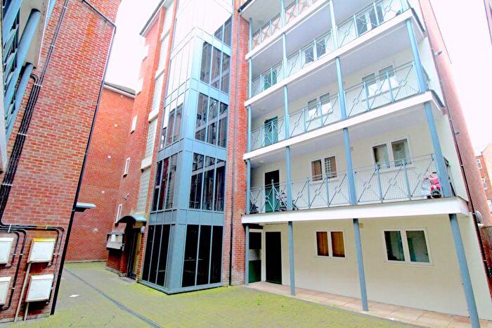 2 Bedroom Flat For Sale In Auction House Court, John Street, Luton, LU1