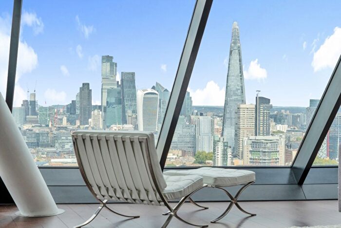 2 Bedroom Flat To Rent In Strata Building, Elephant And Castle, SE1