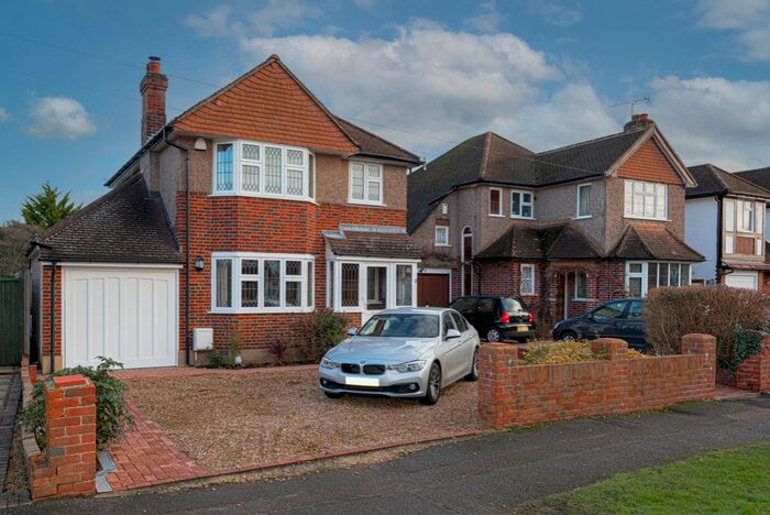 3 Bedroom Detached House To Rent In Broadhurst, Ashtead, KT21
