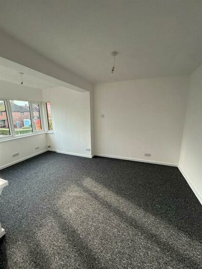 Flat To Rent In Franklyns, Teviot Avenue, Aveley, RM15