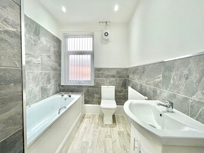 1 Bedroom Terraced House To Rent In Colwyn Mount, Leeds, LS11
