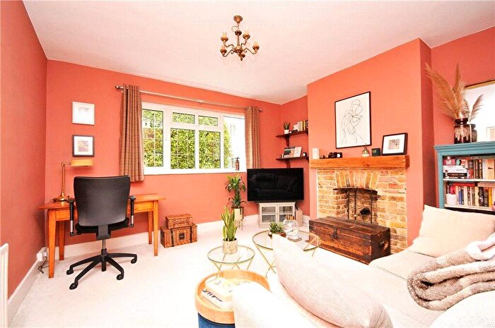 2 Bedroom Apartment For Sale In Dainton Close, Bromley, Kent, BR1