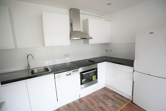 4 Bedroom Flat To Rent In Gateway, London, SE17