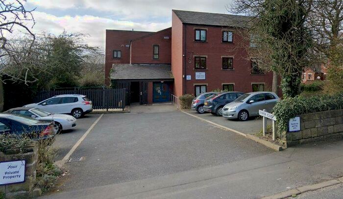 2 Bedroom Flat To Rent In Vesper Close, Leeds, West Yorkshire, LS5