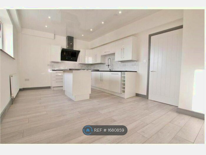 4 Bedroom Semi-Detached House To Rent In Northway, Maghull, Liverpool, L31