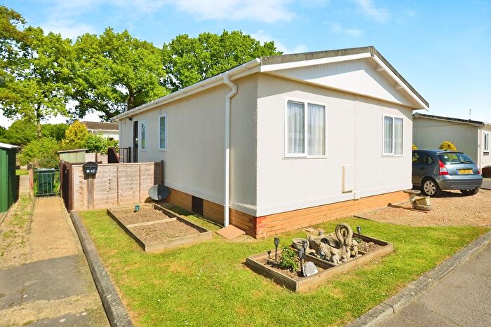 2 Bedroom Property For Sale In Shirkoak Park, Woodchurch, Ashford, Kent, TN26