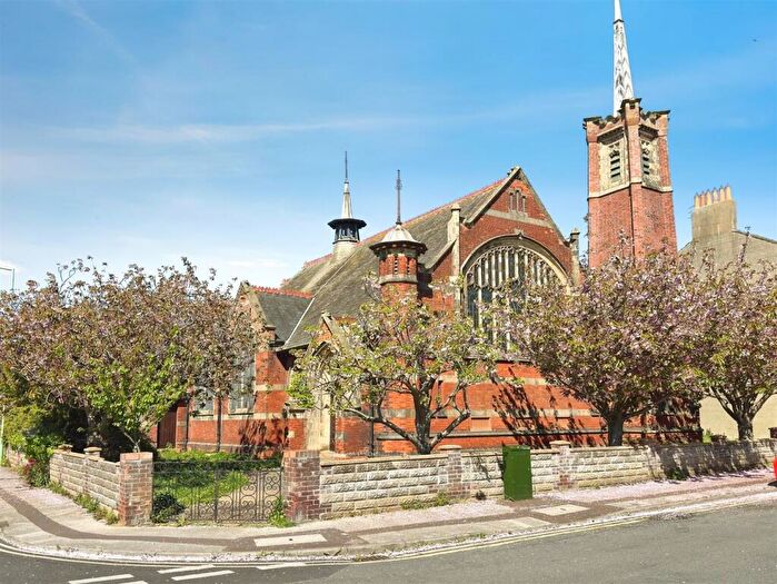 Town House For Sale In Morton Road, Pakefield, Lowestoft, Suffolk, NR33