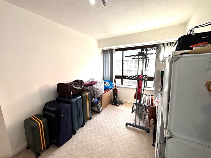 2 Bedroom Apartment To Rent In South Fifth Street, Milton Keynes, MK9