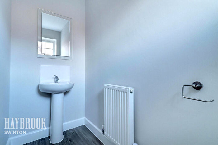 3 Bedroom Semi Detached House For Sale In Hurst Avenue, Doncaster, DN3