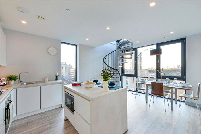 2 Bedroom Apartment To Rent In Bethwin Road, London, SE5