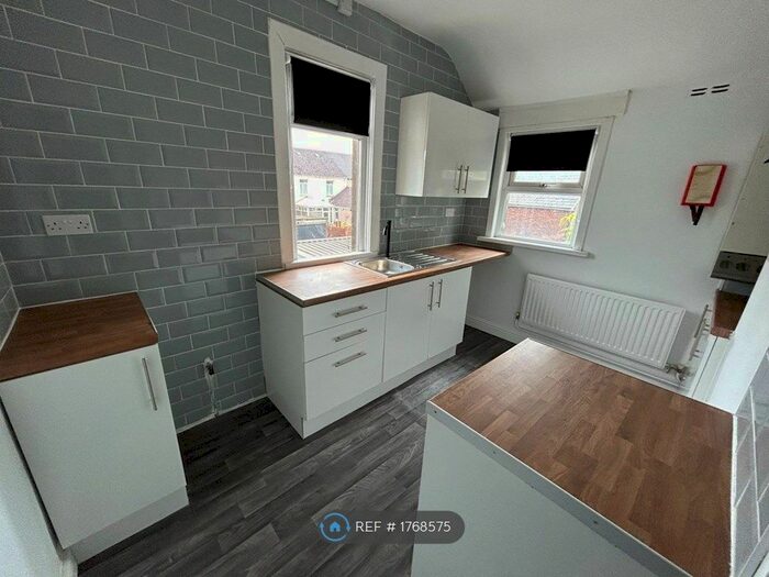 3 Bedroom Flat To Rent In Tanygroes Street, Port Talbot, SA13