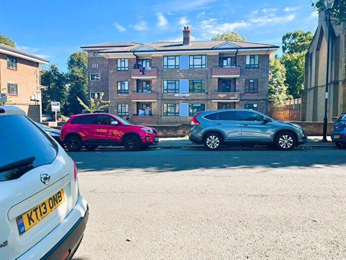 3 Bedroom Flat To Rent In Erlanger Road, London, SE14