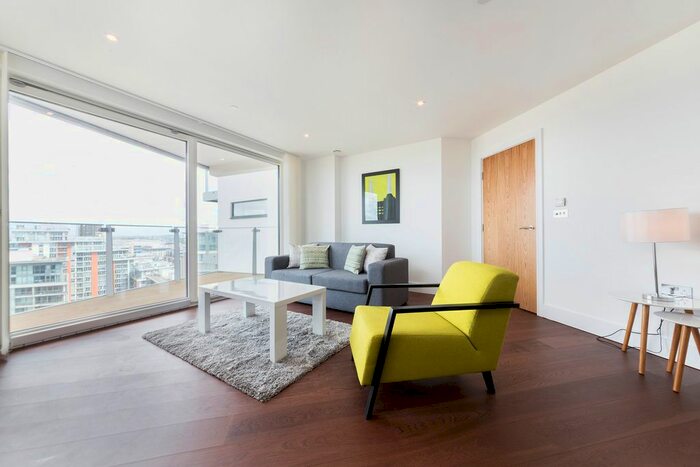 2 Bedroom Flat To Rent In Gateway Tower, Western Gateway, Royal Victoria, London, E16