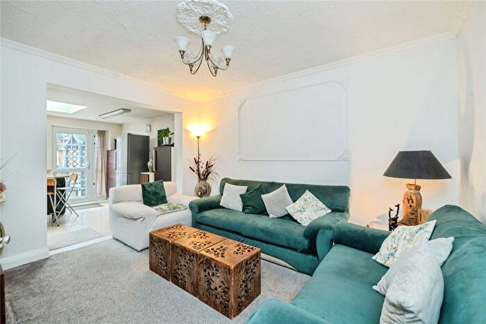 3 Bedroom Semi-detached House To Rent In Wyndham Crescent, Whitton, Hounslow, TW4