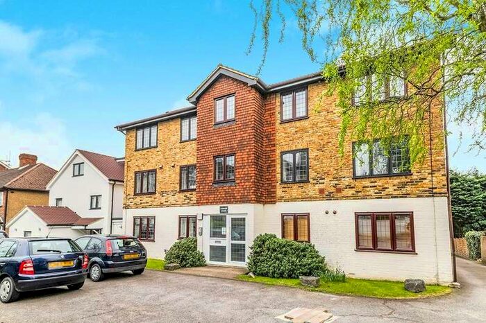 1 Bedroom Flat To Rent In Hook Road, Surbiton, KT6