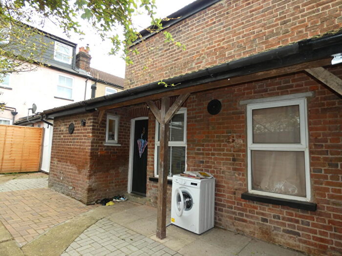 1 Bedroom Maisonette To Rent In High Street, London Colney, AL2