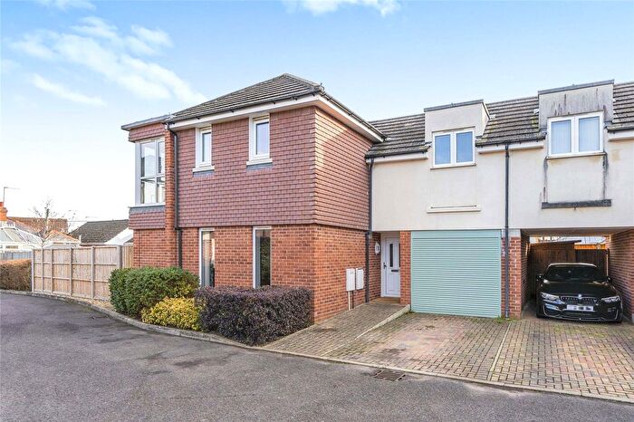 4 Bedroom Semi Detached House For Sale In Wickham Court, Totton, Southampton, Hampshire, SO40