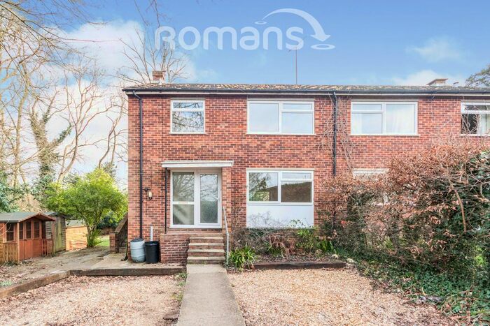 3 Bedroom Semi-Detached House To Rent In Twyford Road, Wokingham, RG40