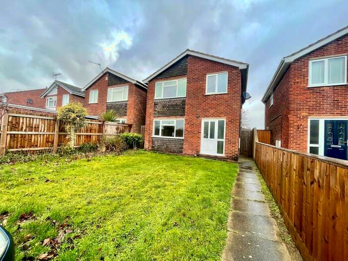 3 Bedroom Detached House To Rent In Zetland Crescent, Stenson Fields, DE24
