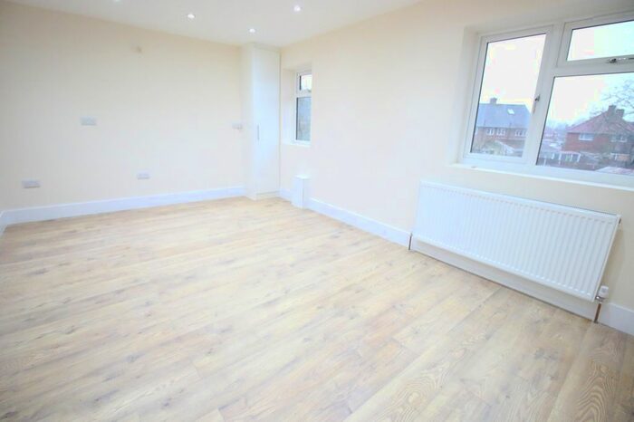 Studio To Rent In Fareham Road, Feltham, Greater London, TW14