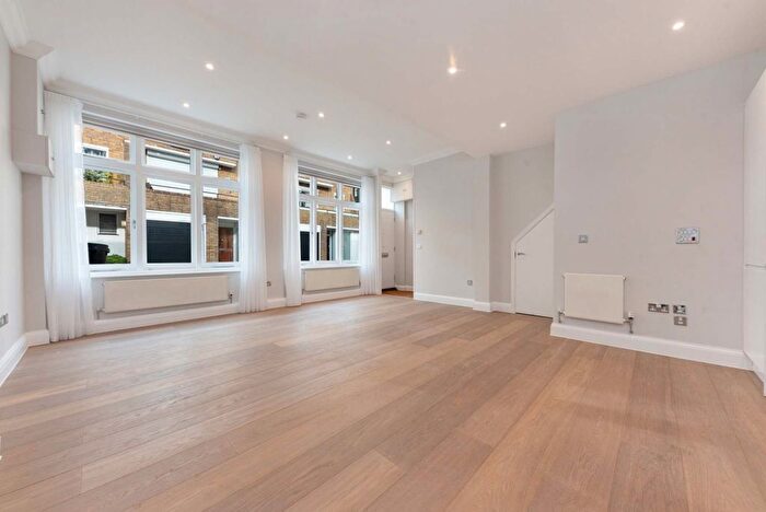 2 Bedroom Mews To Rent In Montagu Mews South, London, W1H