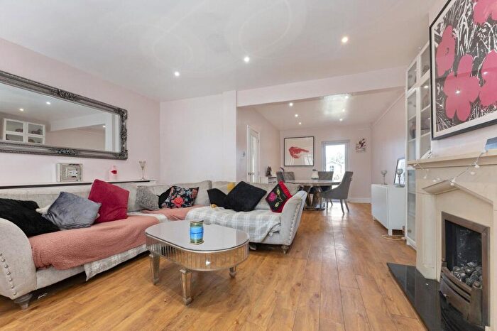 2 Bedroom End Of Terrace House For Sale In Princes Street, Sutton, SM1