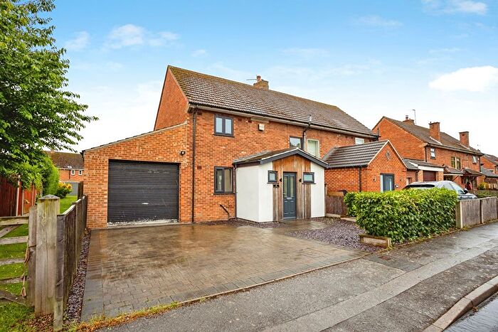 3 Bedroom Semi-Detached House For Sale In Coneygrey Spinney, Flintham, Nottinghamshire, NG23