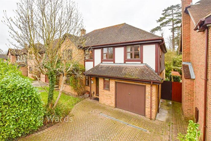 4 Bedroom Detached House For Sale In Ditton Place, Ditton, Aylesford, Kent, ME20