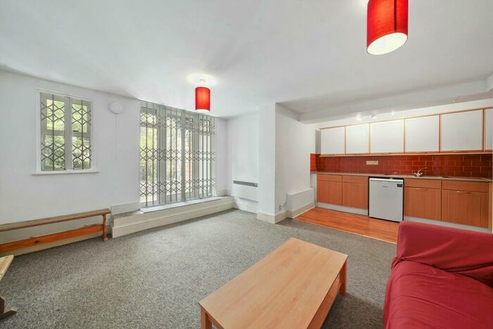 1 Bedroom Apartment To Rent In Camden Road, Holloway, London, N7