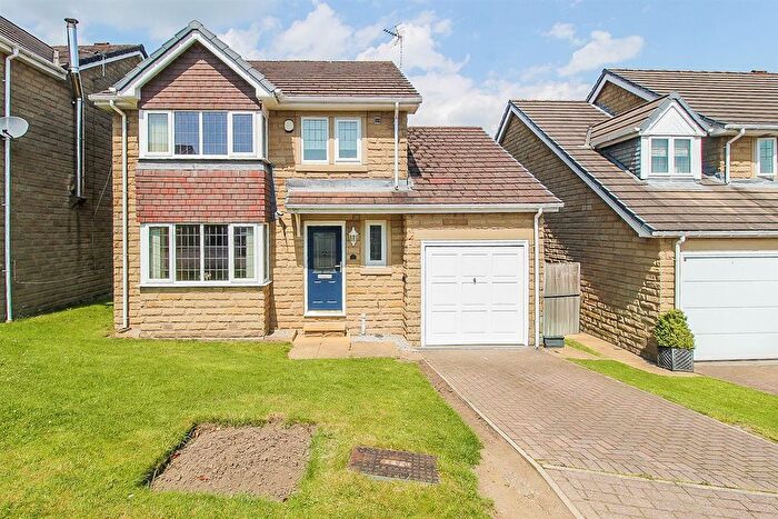 3 Bedroom Detached House For Sale In Manor Park, Dewsbury, WF12
