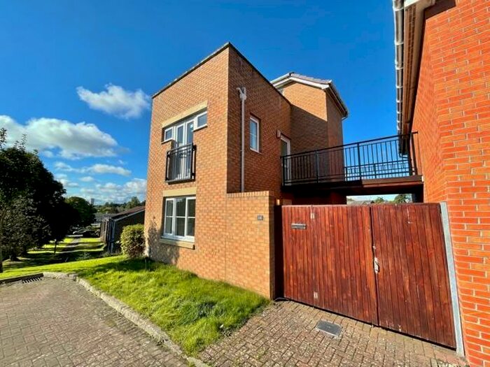 3 Bedroom Town House To Rent In Waterway Terrace, St. Leonards, East Kilbride, G74