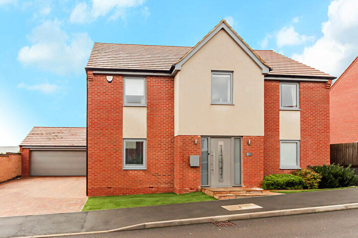 4 Bedroom Detached House For Sale In Cleavers View, Earls Barton, NN6