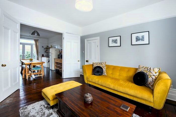 2 Bedroom Flat To Rent In Creffield Road, London, W3