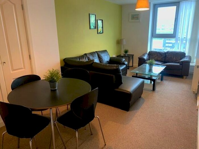 1 Bedroom Apartment To Rent In Bispham House, L3