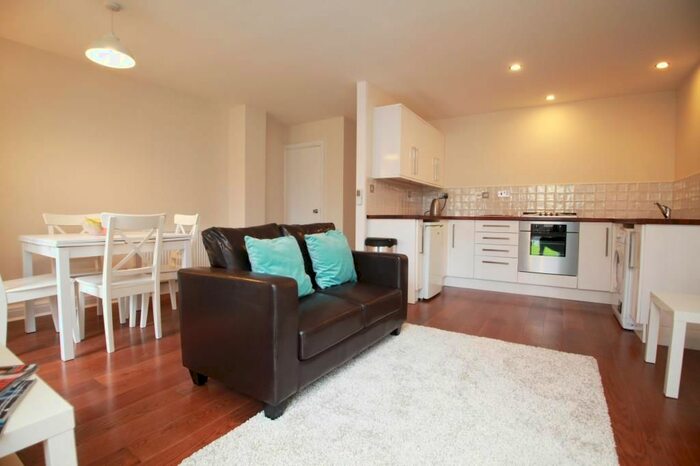 1 Bedroom Flat To Rent In Kingfisher Place, Reading, Berkshire RG1