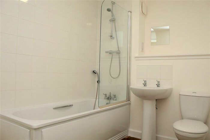 2 Bedroom Apartment To Rent In Eagle Avenue, Newton Mearns, Glasgow, East Renfrewshire, G77