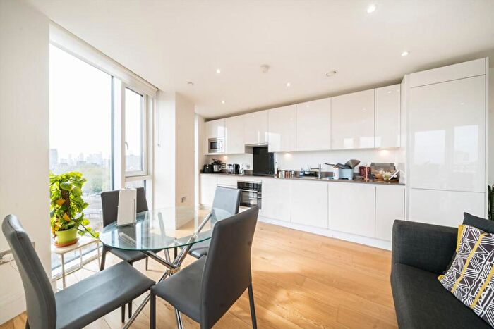 2 Bedroom Flat For Sale In Sky View Tower, Stratford High Street, London, E15
