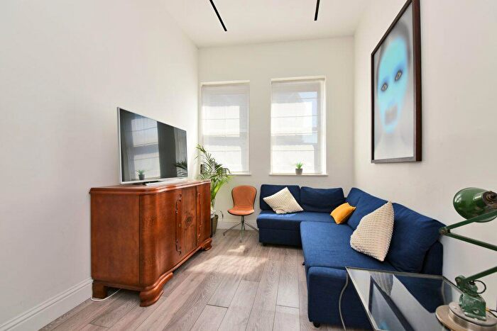 1 Bedroom Apartment To Rent In Cromwell House, East Molesey, KT8