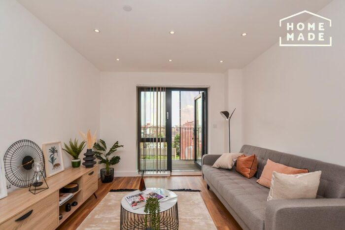 2 Bedroom Flat To Rent In The Picture House, Ilford IG1