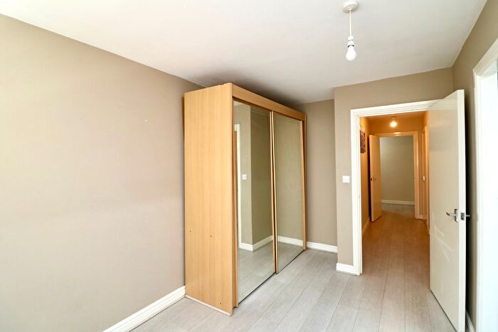 1 Bedroom Flat To Rent In Miles Road, Mitcham, CR4