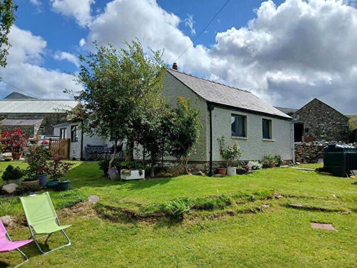 4 Bedroom Cottage For Sale In Bethesda, LL57