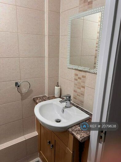 3 Bedroom Terraced House To Rent In Beverley Gardens, Maidenhead, SL6