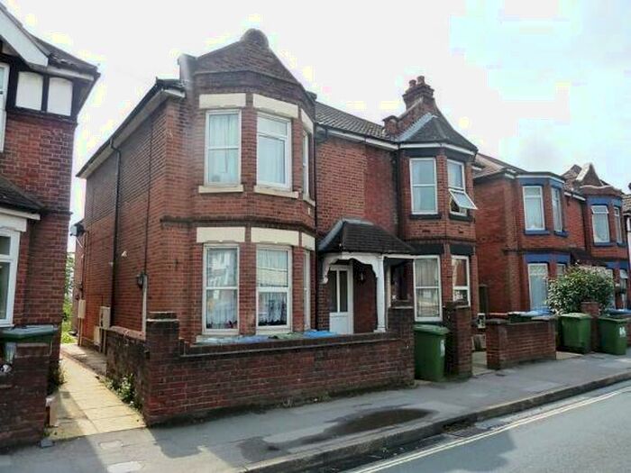 1 Bedroom Apartment To Rent In Bitterne Road West, Southampton, SO18