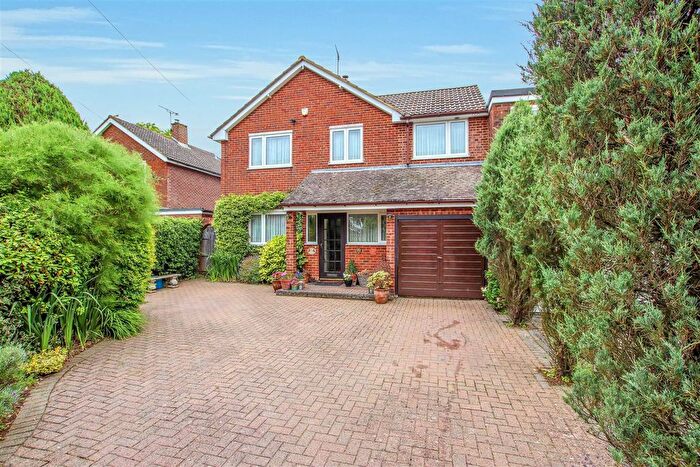 5 Bedroom Link Detached House For Sale In The Orchard, Tonwell, Nr. Ware, SG12