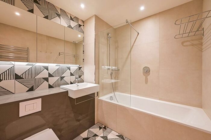 1 Bedroom Flat To Rent In Hightail Point, East Village, Stratford, London, E20