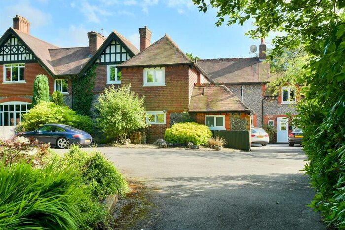 4 Bedroom Country House To Rent In Hedgecroft, Dorking Road, Walton On The Hill, Surrey, KT20